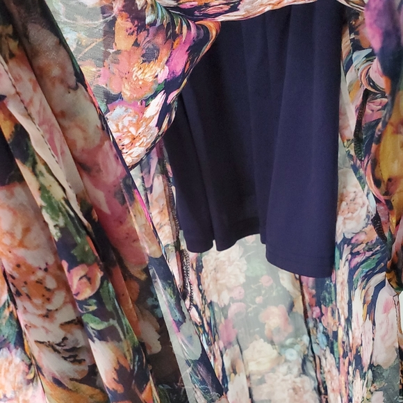 Floral Maxi Dress - Picture 4 of 11